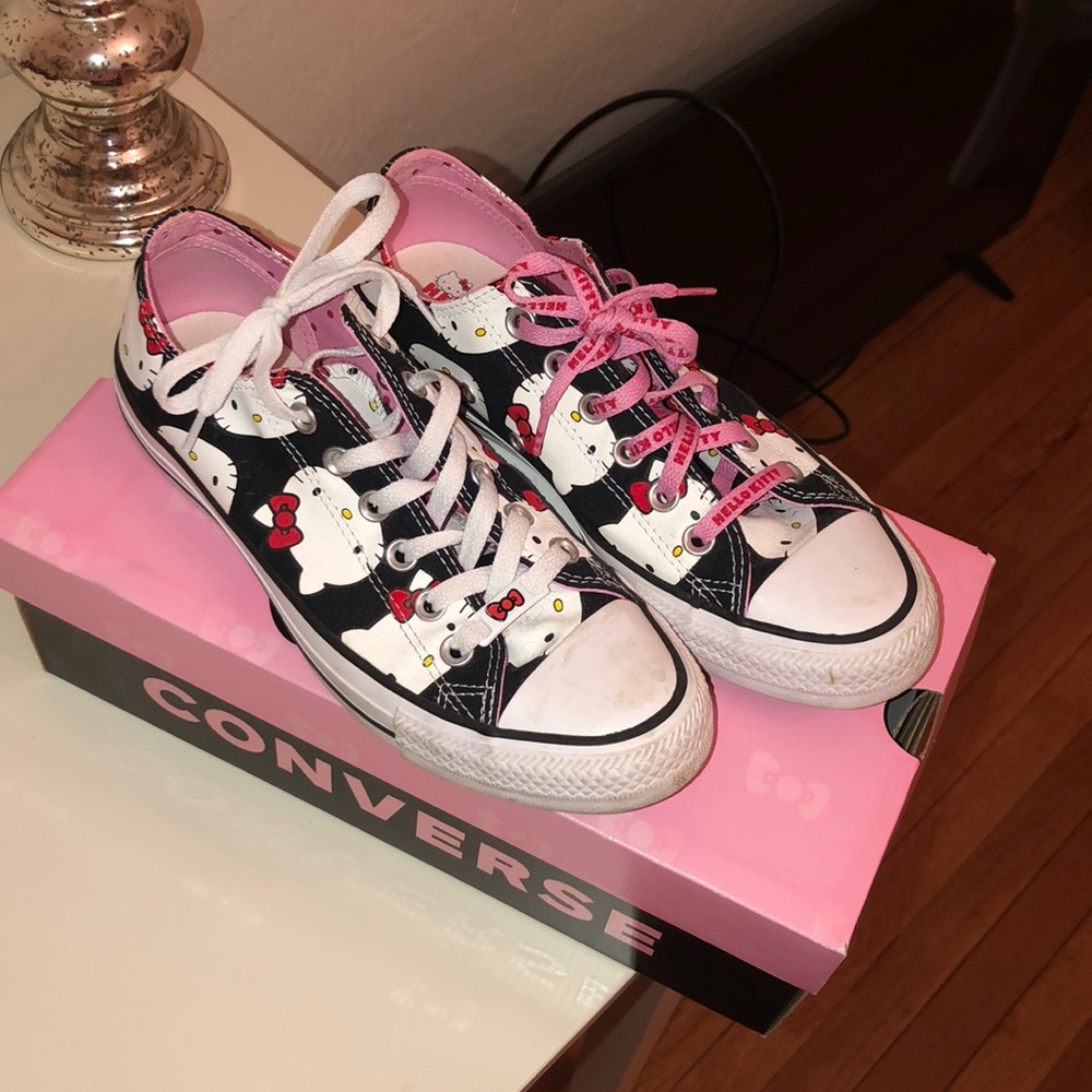 Hello Kitty Converse